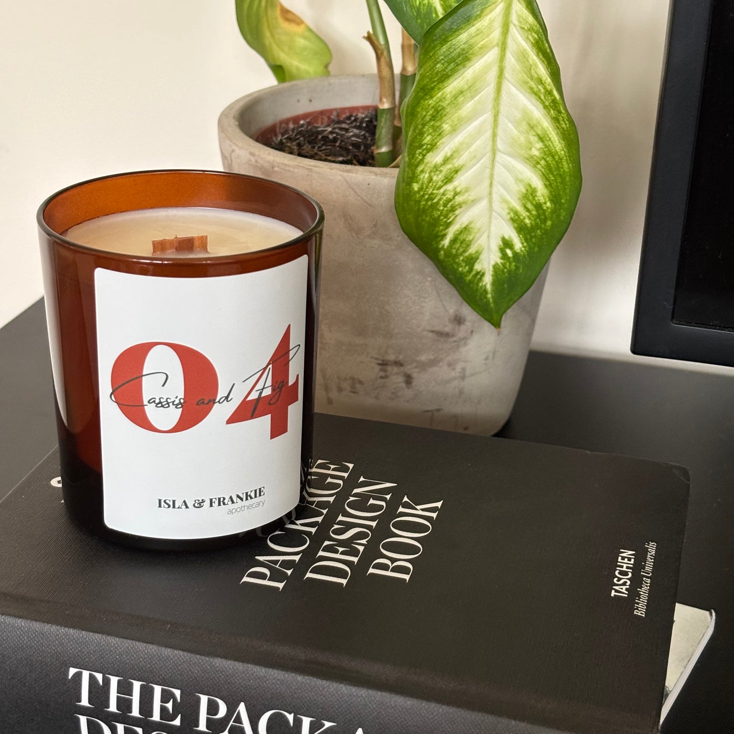 O4 — Cassis & Fig Candle