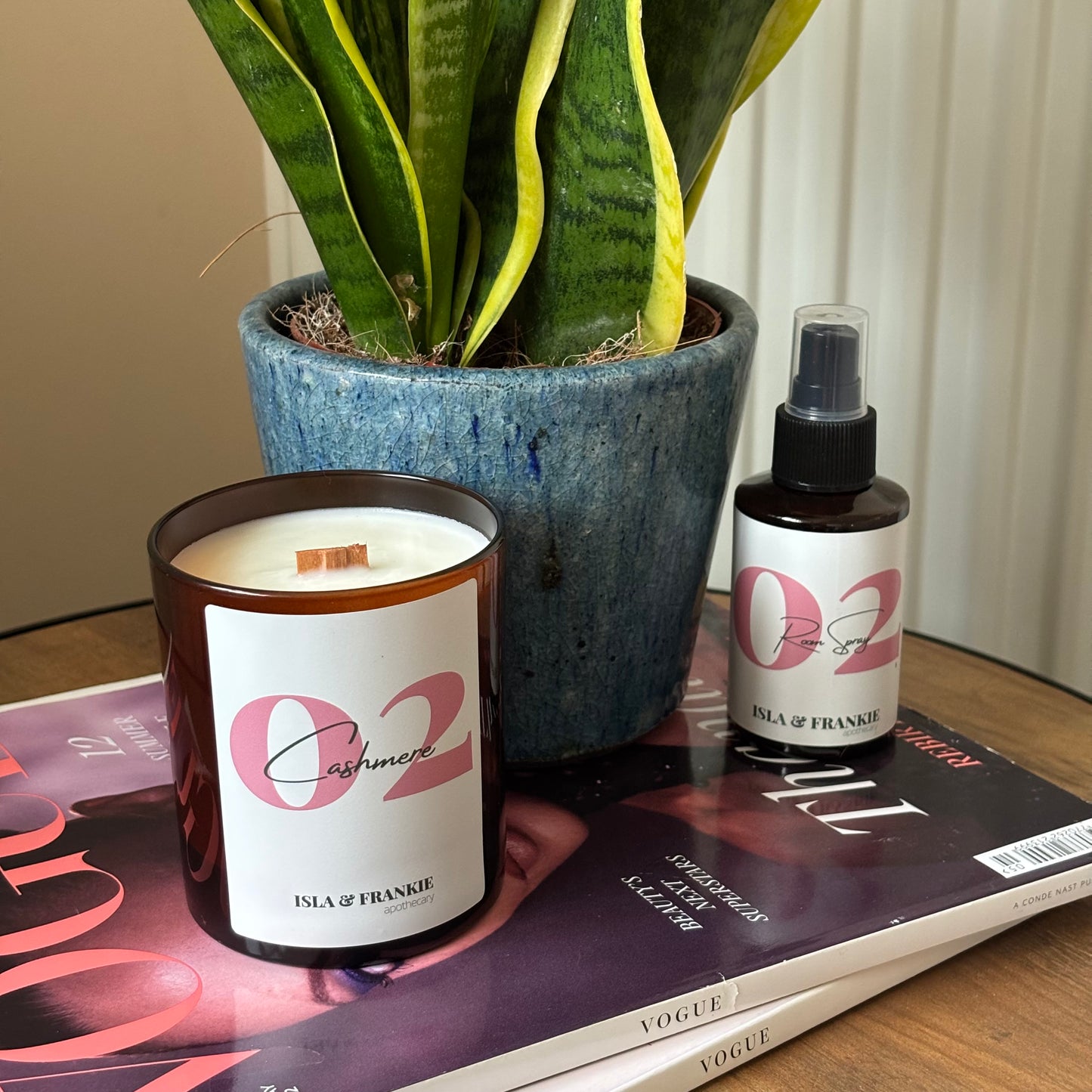 O2 — Cashmere & Vanilla Candle